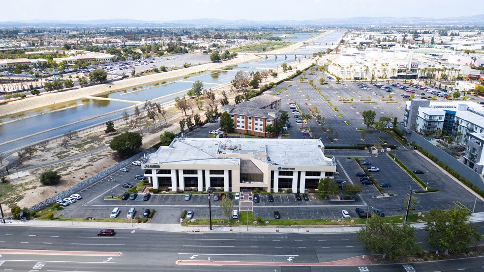 More Photos Of 1855 W Katella Ave, Orange Office Residential For Lease