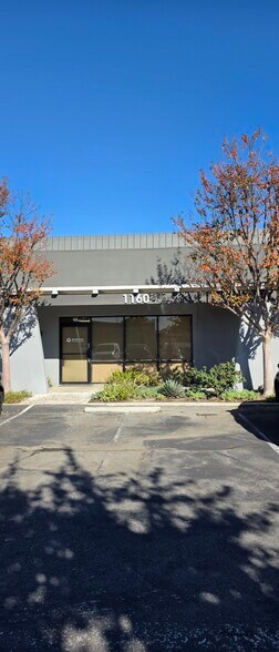 More Photos Of 2621 W Woodland Dr, Anaheim Manufacturing For Sale