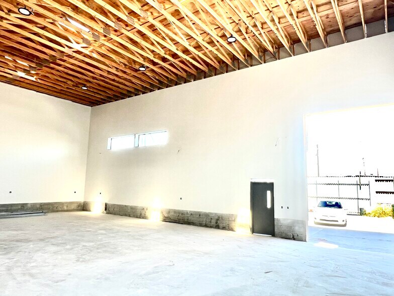 More Photos Of 1321 Cota Ave, Long Beach Industrial For Sale