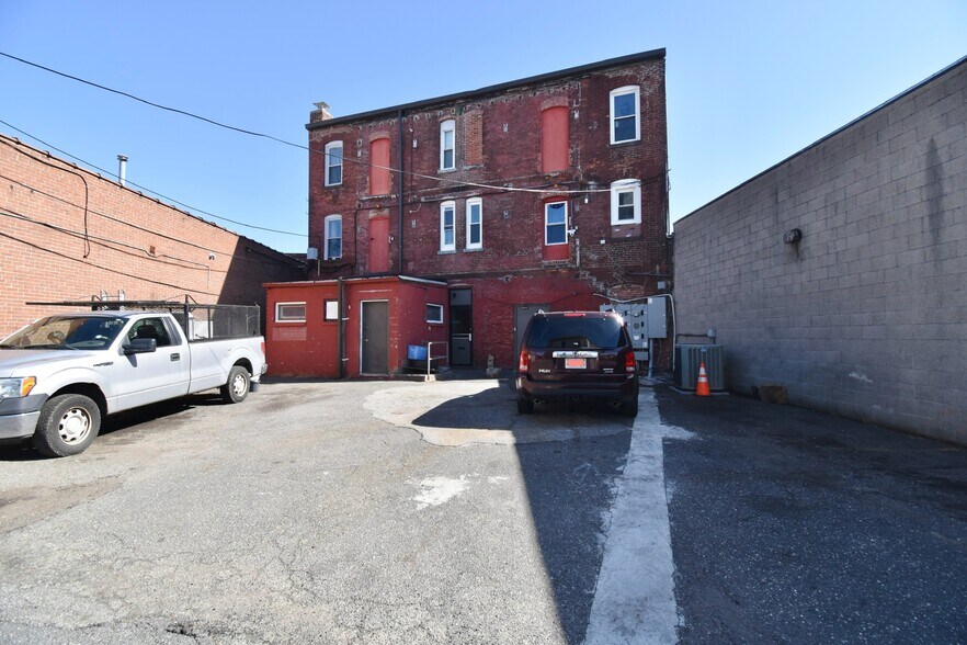 More Photos Of 570-574 Main St, Springfield Apartments For Sale