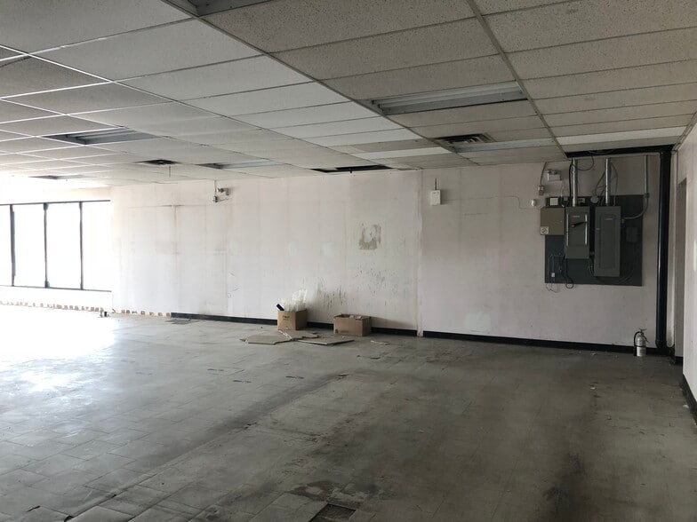 More Photos Of 460 Egerton St, London General Retail For Lease