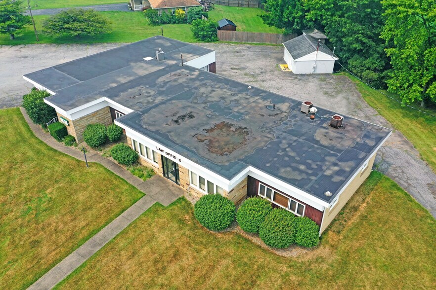 More Photos Of 696 Valley View Dr, Brookfield Office For Sale