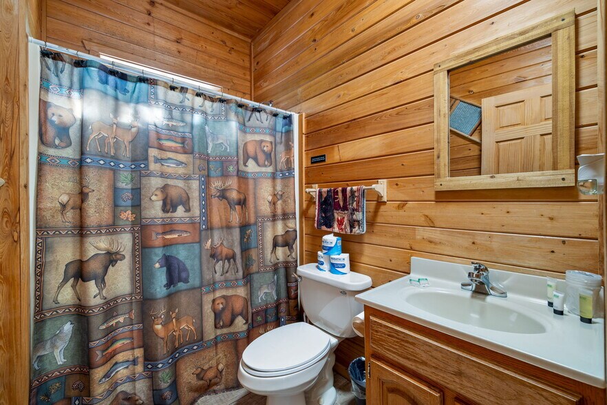 More Photos Of 1022 S Hunter Creek Dr, Payson Hotel For Sale