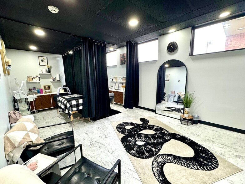 More Photos Of 1316 E Empire St, Bloomington General Retail For Sale