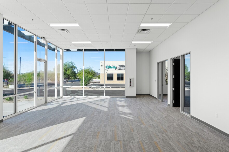 More Photos Of 2908 W Deer Valley Rd, Phoenix Warehouse For Sale