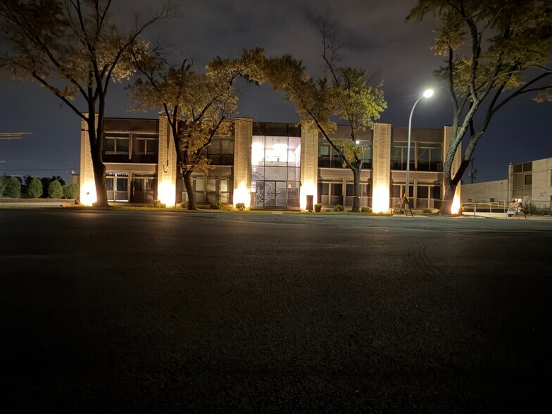 More Photos Of 9930 Derby Ln, Westchester Office For Sale