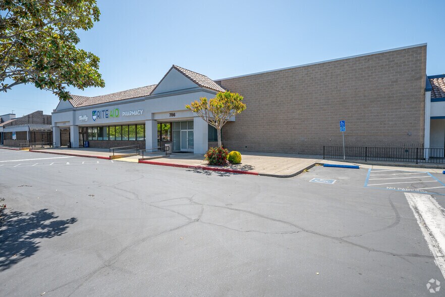 More Photos Of 7800-8010 Gerber Rd, Sacramento Unknown For Lease