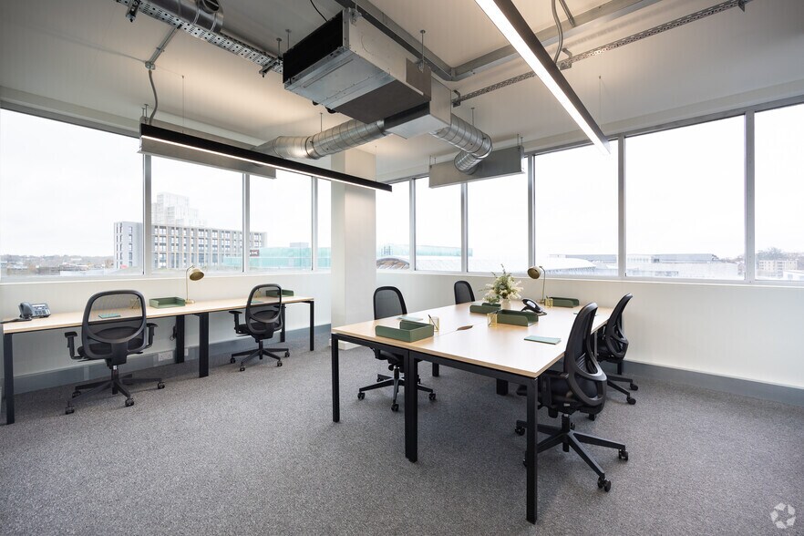 More Photos Of Charles Sq, Bracknell Coworking Space