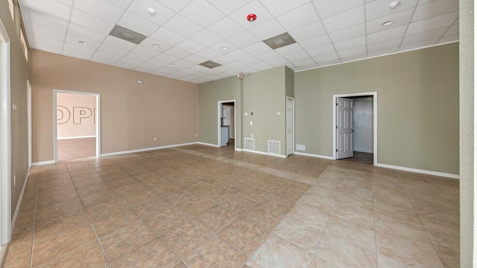More Photos Of 655 N Indiana Ave, Englewood Medical For Sale