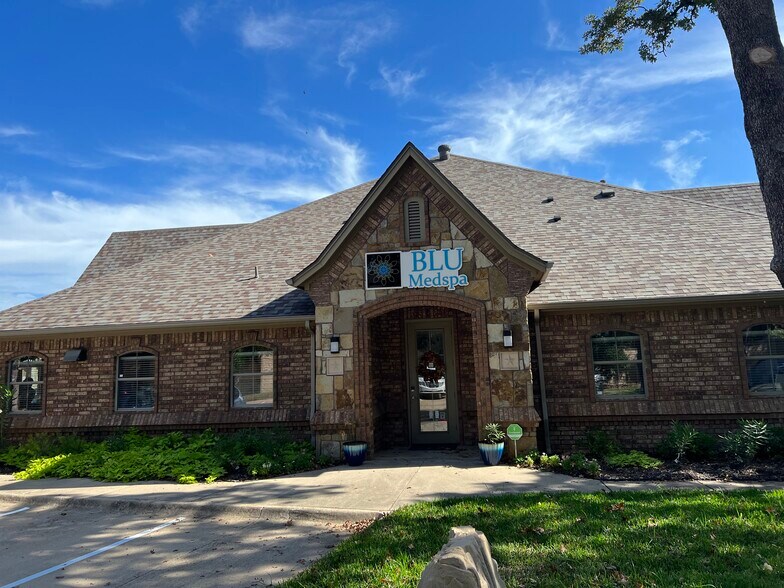 More Photos Of 2800 William D Tate Ave, Grapevine Medical For Lease