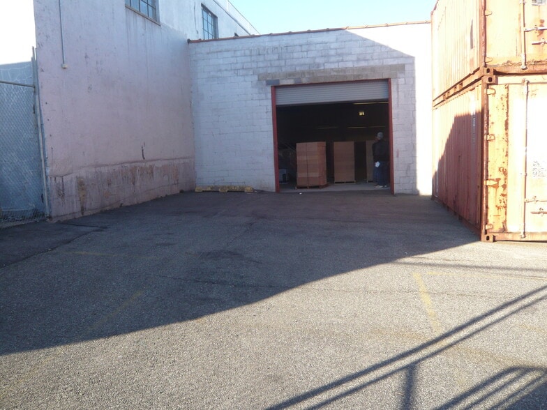 More Photos Of 3927 Mulvey Ave, Bronx Manufacturing For Lease