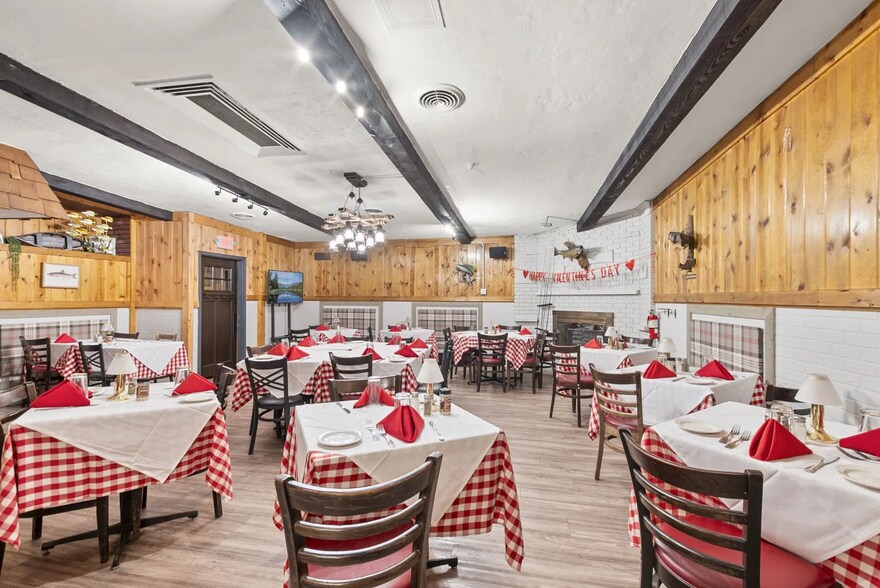 More Photos Of 6600 W 111th St, Worth Restaurant For Sale