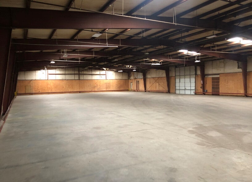 More Photos Of 7915 SW 34th St, Oklahoma City Warehouse For Lease