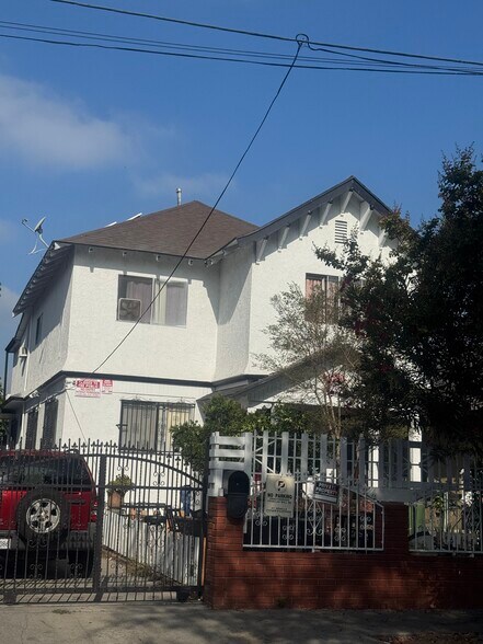 More Photos Of 2005 Magnolia Ave, Los Angeles Apartments For Sale