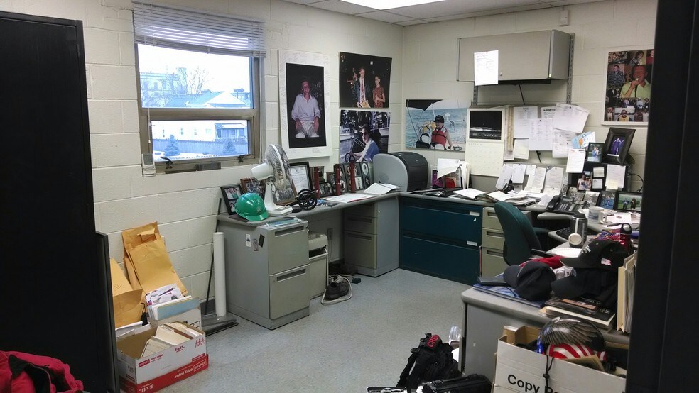 More Photos Of 420 Woodruff Rd, Joliet Warehouse For Lease