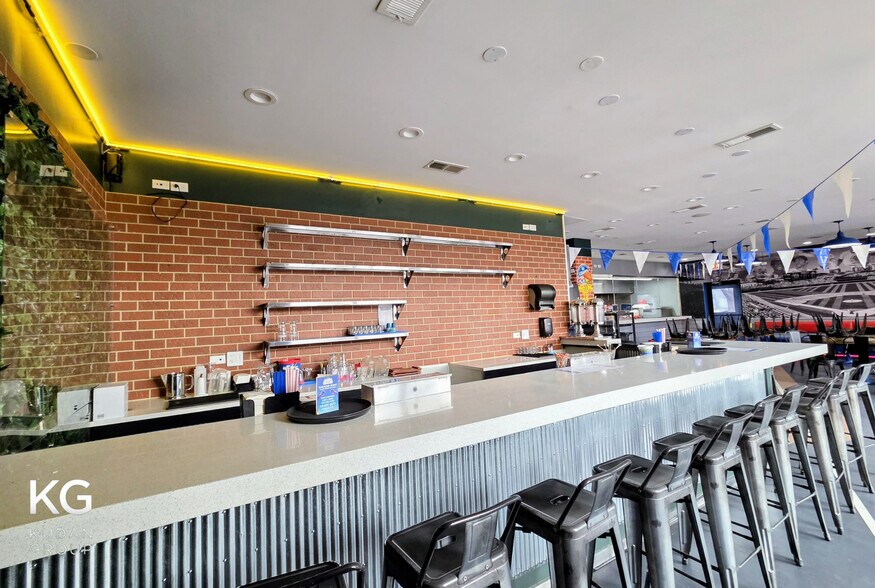 More Photos Of 3734 W Irving Park Rd, Chicago Restaurant For Lease