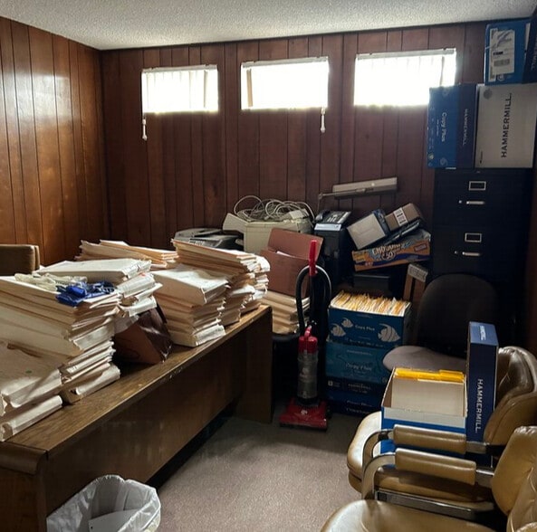 More Photos Of 8 Manor Rd, Smithtown Office For Sale