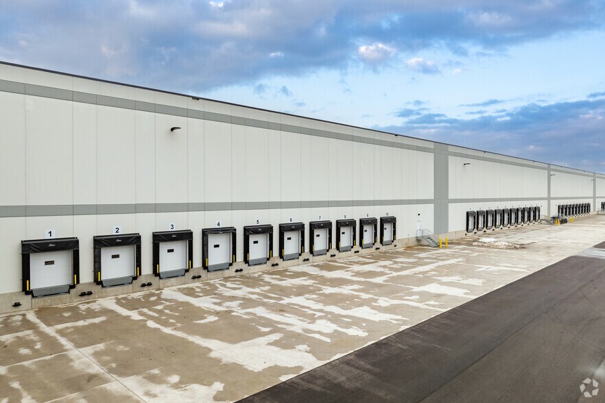 More Photos Of 20 Ironside, Brampton Unknown For Lease