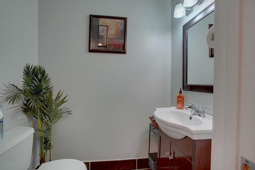 More Photos Of 1321-1323 S Austin Blvd, Cicero Religious Facility For Sale