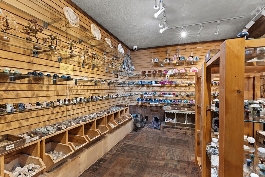 More Photos Of 694 Zion Park Blvd, Springdale Storefront Retail Residential For Sale