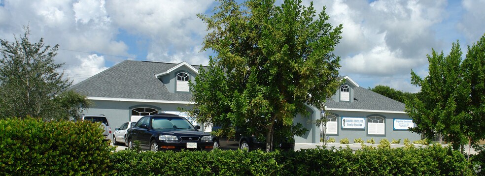 More Photos Of 530 SE 16th Pl, Cape Coral Medical For Lease