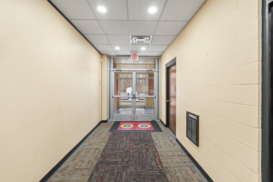 More Photos Of 3411 Covington Pike, Memphis Religious Facility For Sale