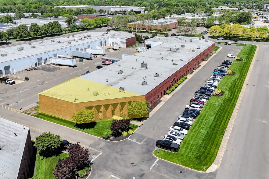 More Photos Of 710 Union Pky, Ronkonkoma Warehouse For Sale