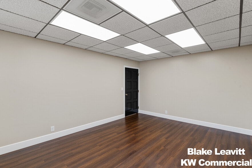 More Photos Of 510 S 9th St, Las Vegas Office For Sale