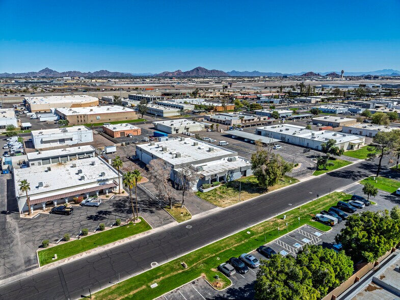 More Photos Of 2326 E Magnolia St, Phoenix Distribution For Lease