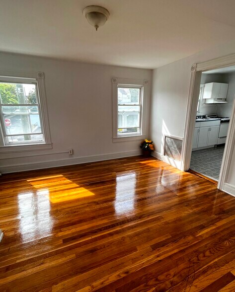 More Photos Of 158-160 W Main St, Walden Storefront Retail Residential For Sale