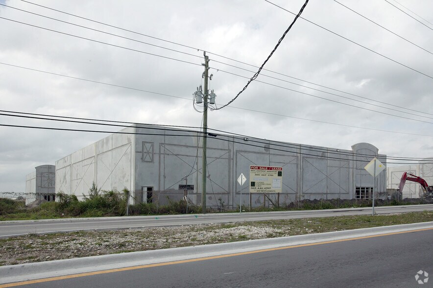 More Photos Of 13550 NW 107th Ave, Hialeah Gardens Warehouse For Lease