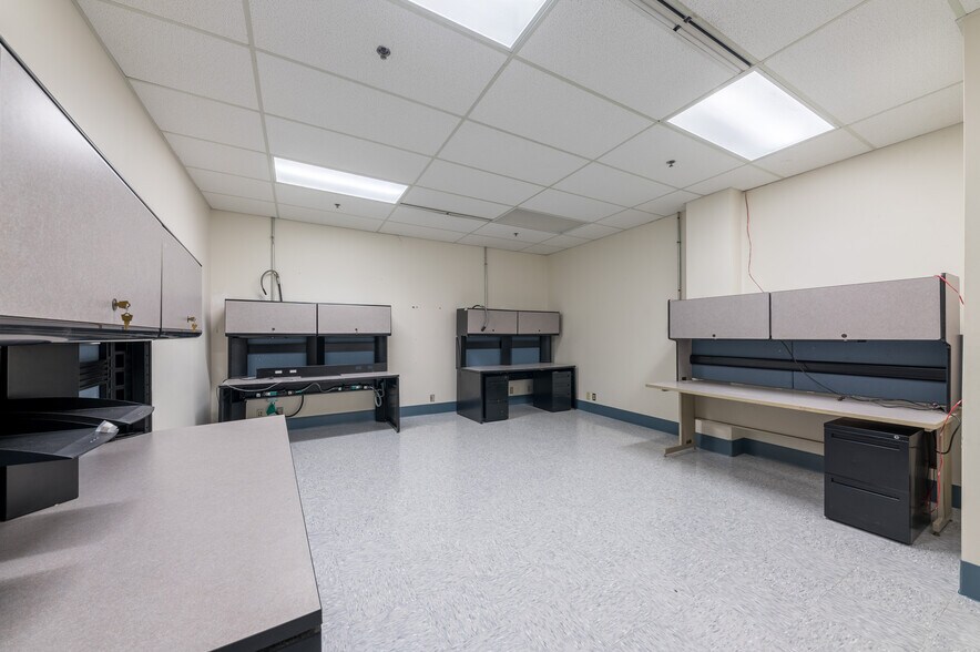 More Photos Of 347 W Main St, Clarksburg Office For Sale