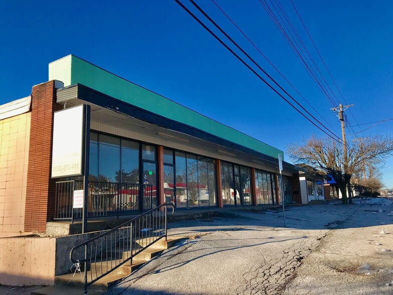 More Photos Of 8322-8330 Olive Blvd, Saint Louis Storefront For Lease