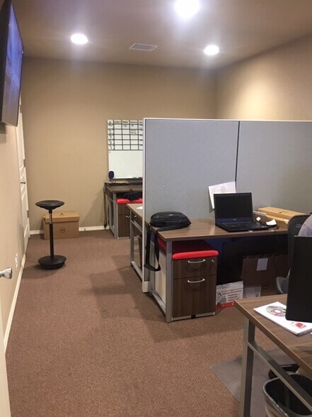 More Photos Of 2400-2416 W Detroit St, Broken Arrow Medical For Sale