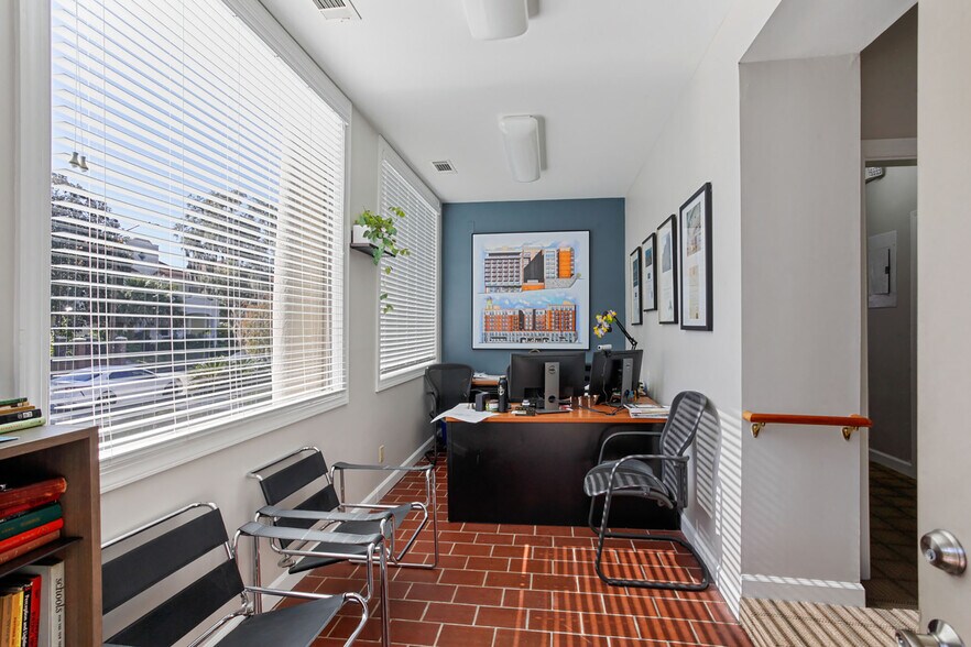 More Photos Of 1719 Abercorn St, Savannah Office Residential For Sale