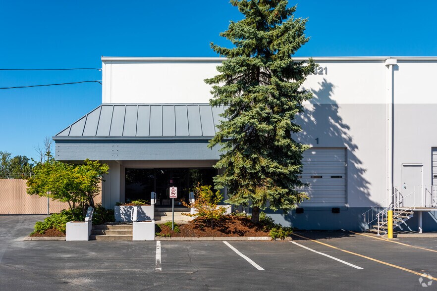 Primary Photo Of 2321 NE Argyle St, Portland Distribution For Lease