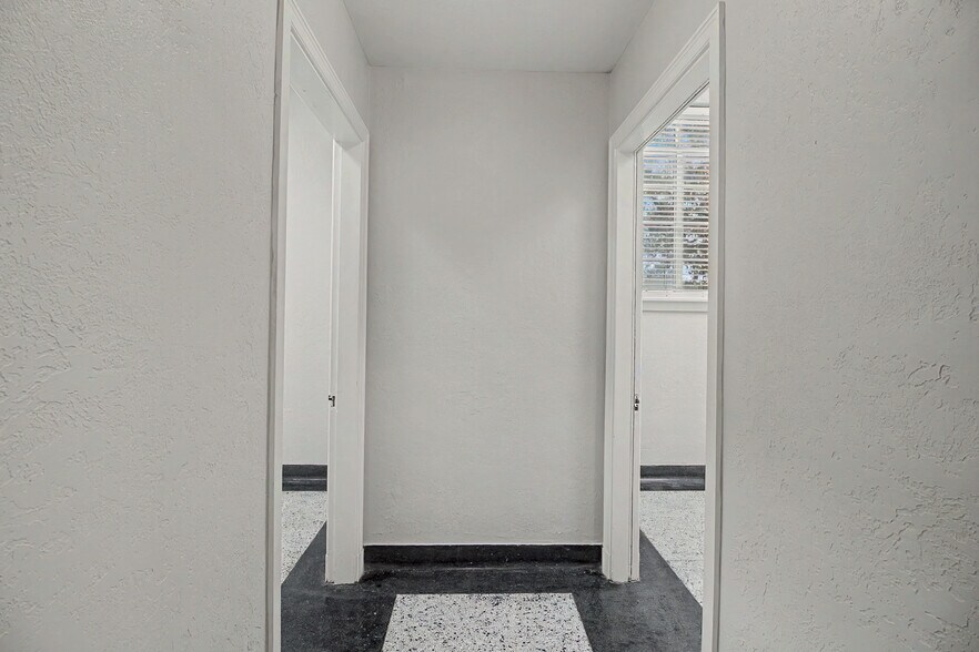 More Photos Of 903 S Texas Ave, College Station Office For Lease