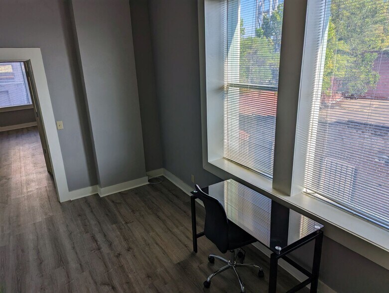 More Photos Of 301 W Capitol St, Jackson Office For Lease