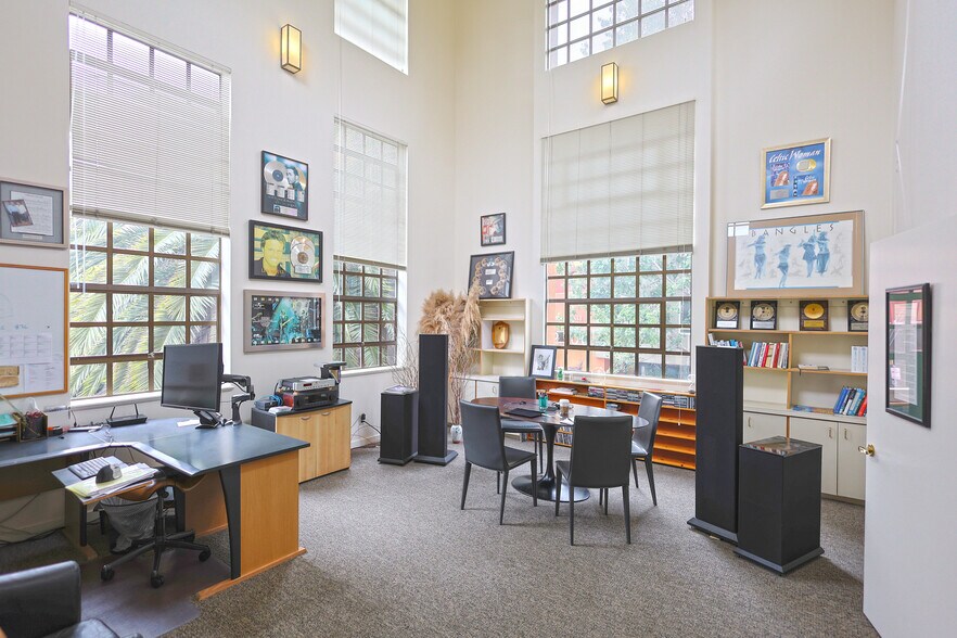 More Photos Of 2395-2399 Shattuck Ave, Berkeley Unknown For Lease