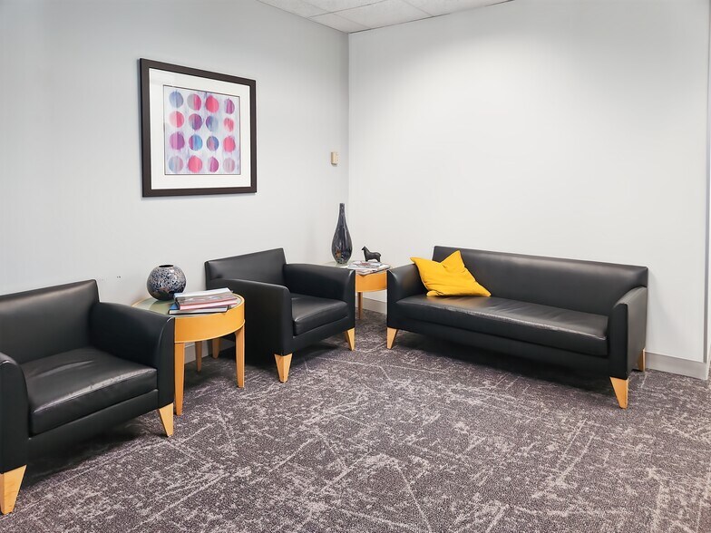 More Photos Of 2 Cityplace Dr, Creve Coeur Coworking Space