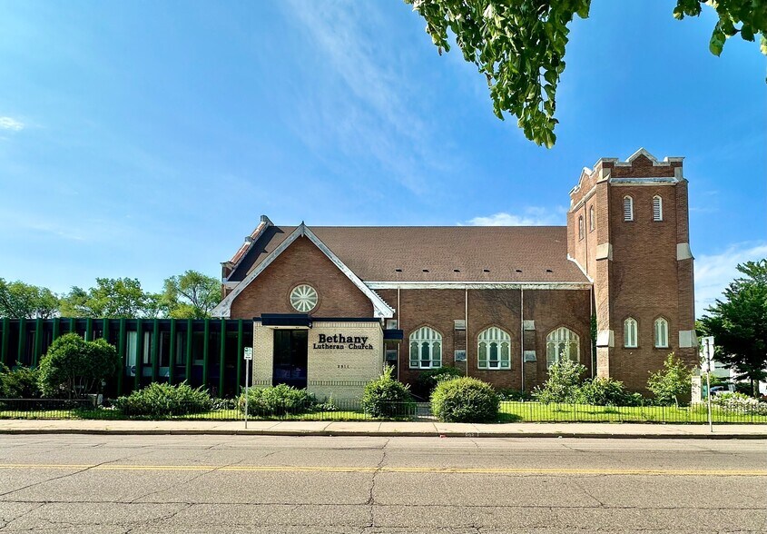 Primary Photo Of 2511 E Franklin Ave, Minneapolis Religious Facility For Sale