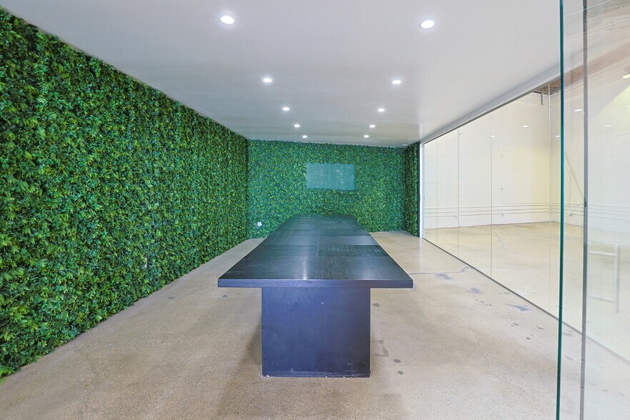 More Photos Of 5856 Adams Blvd, Culver City Flex For Lease