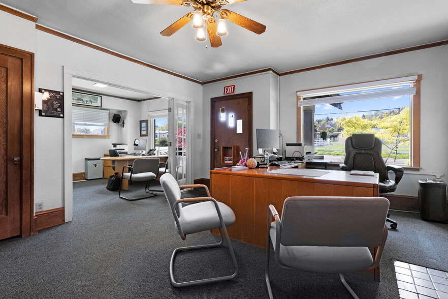 More Photos Of 16521 SE Powell St, Portland Loft Creative Space For Sale