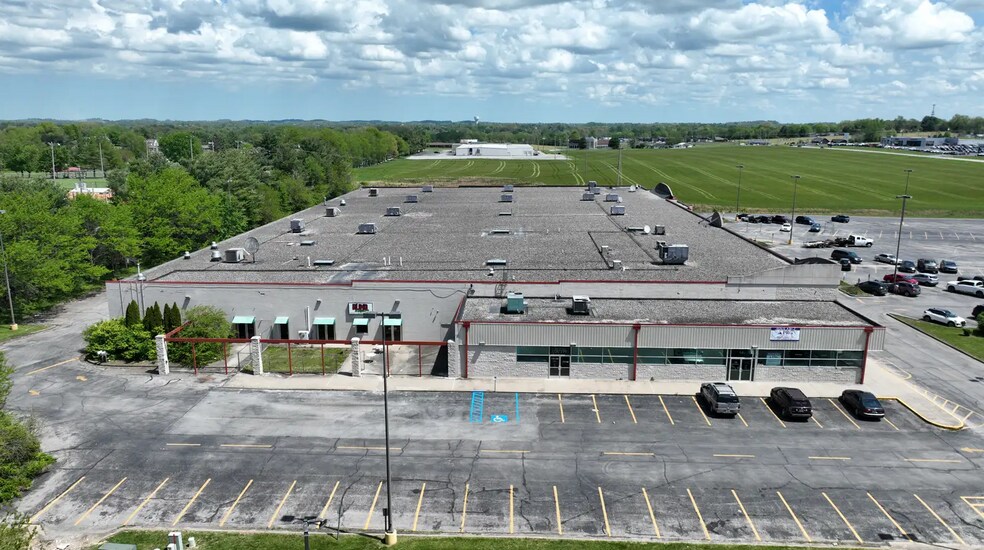 More Photos Of 400 Campbellsville Byp, Campbellsville Storefront For Lease