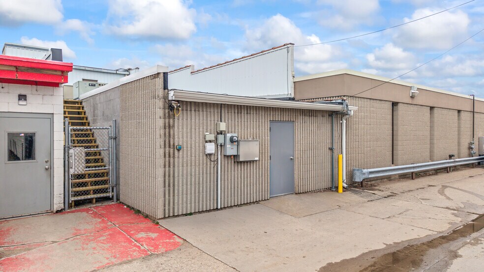 More Photos Of 1211 Ludington St, Escanaba Office For Sale