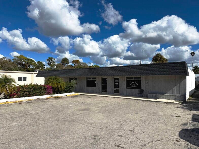 Primary Photo Of 27665 Old Us-41 Rd, Bonita Springs Freestanding For Lease