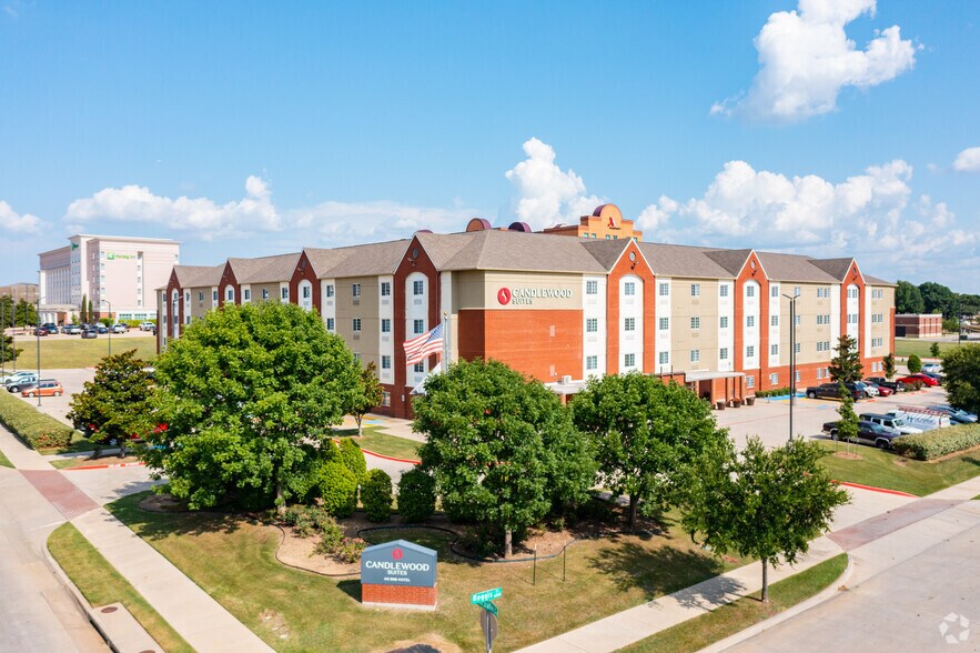 Primary Photo Of 4200 Reggis Ct, Fort Worth Hotel For Sale
