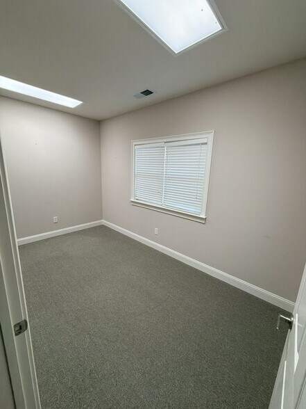 More Photos Of 3209 S Cherokee Ln, Woodstock Office For Lease