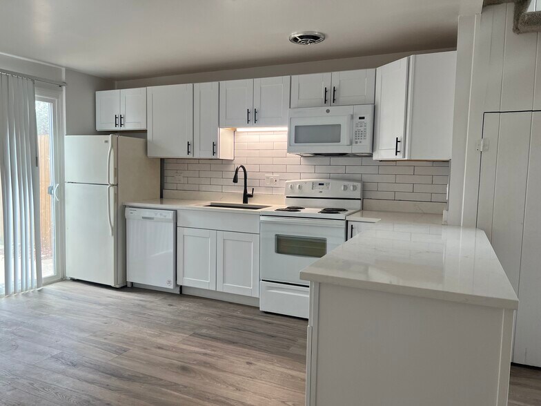 More Photos Of 8662-8682 W 51st Ave, Arvada Apartments For Sale