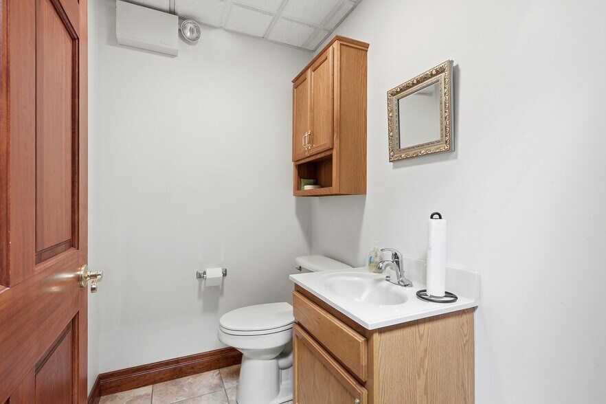 More Photos Of 381 N 9th Ave, Scranton Medical For Sale